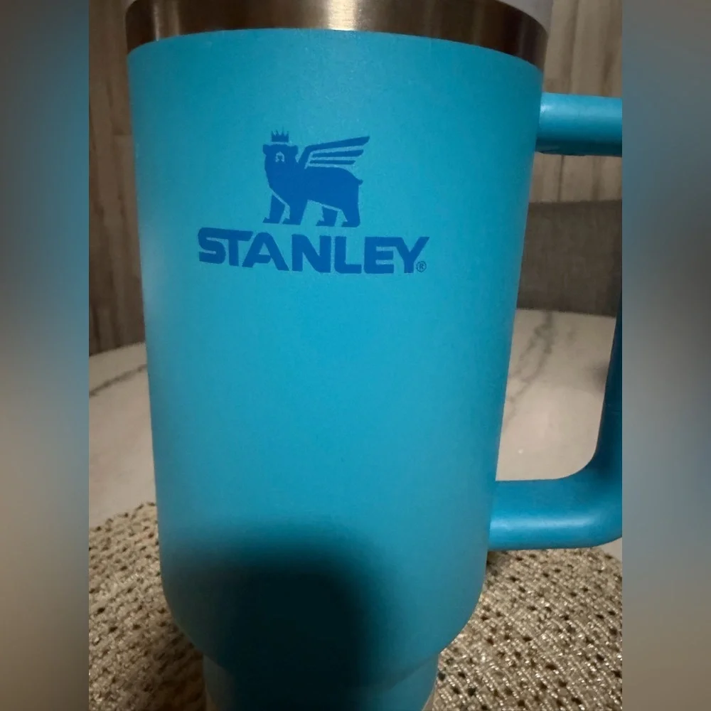 Stanley authentic OG Aqua Blue Tumbler with Handle - Picture 2 of 6